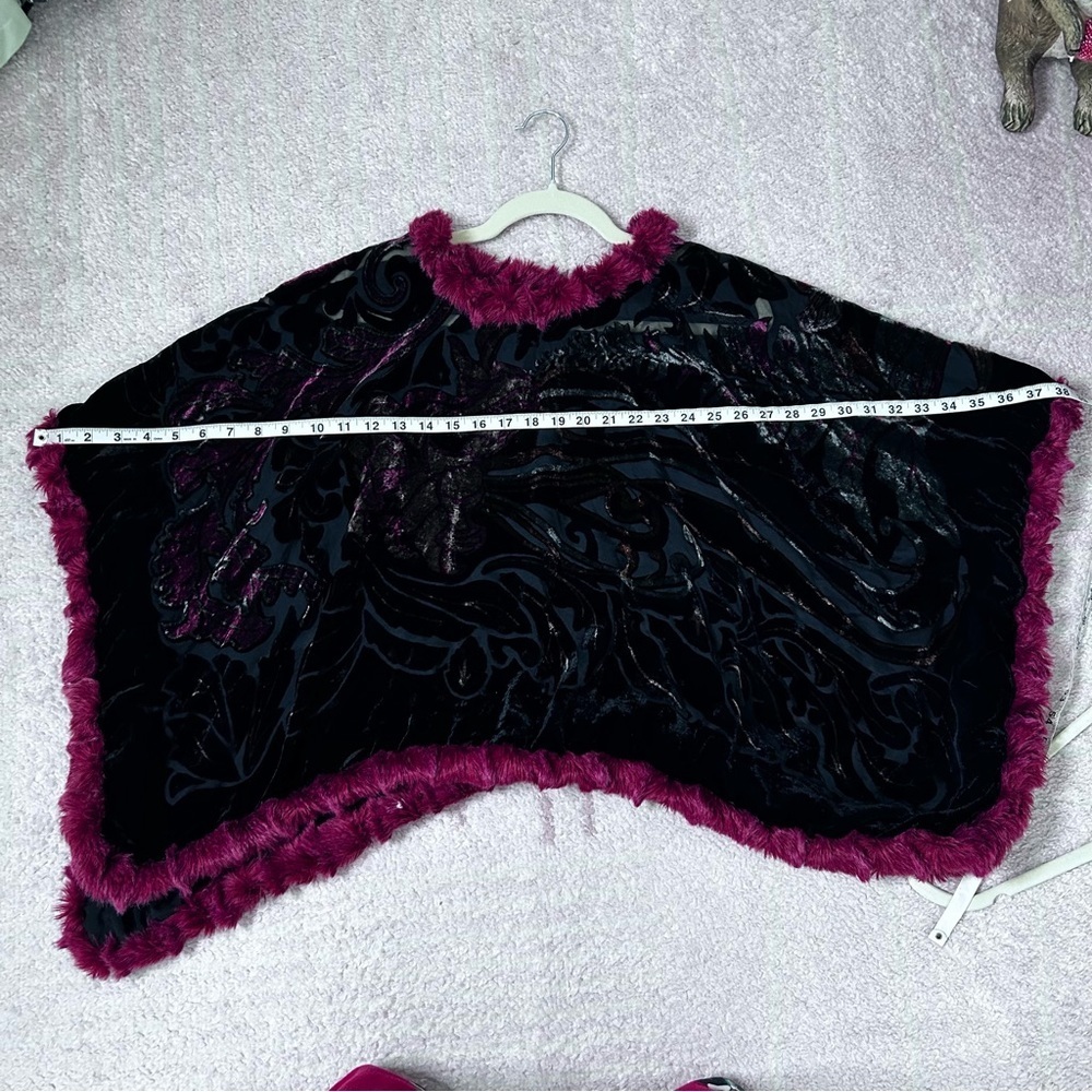 Vintage Black Burgundy Silk Blend Burnout Velvet Poncho Faux Fur Trim OS Flawed - Picture 4 of 16